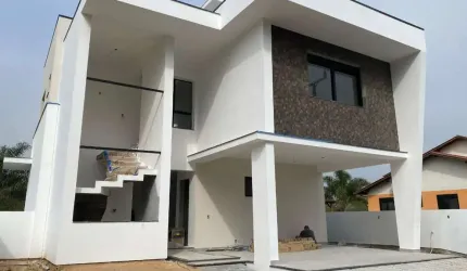 Casa à venda em condomínio  no bairro de  Canasvieiras