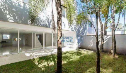 Linda Casa de Condomínio, 4 suítes, 483m², na Chácara Santo Antônio, São Paulo/SP