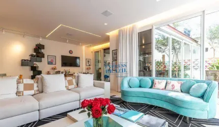 Casa com piscina em condomínio fechado, 4 suítes, 550m², à venda no Alto da Boa Vista, São Paulo/SP