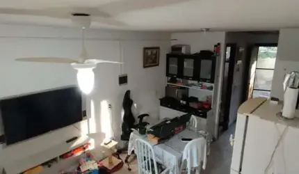 Venha morar em um apartamento incrível, perfeito para você e sua família! Este apartamento conta com 2 quartos(sendo um quarto grande dividido Por um