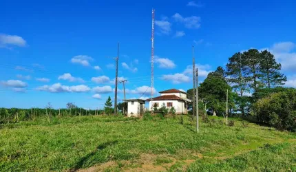 SÍTIO A VENDA NA REGIÃO DE SOROCABA-SP ??   Localizada no Município de Pilar do Sul-SP  Área Total 36 Alqueires   22 Alqueires em Pasto   Terra Vermelha   Topografia Levemente Ondulada   Rica em Água,