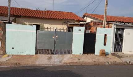Casa à venda. Americana/SP   ?	Simule o seu financiamento ?	Utilize o seu FGTS  ?	02 quartos ?	Sala  ?	Cozinha  ?	Área de serviço ?	WC social ?	01 vaga de garagem  ?Casa do fundo:  ?	02 quartos ?	Sala
