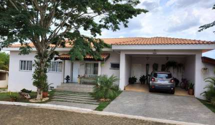 Casa de luxo em condomínio: 3 quartos, 2 salas, 2 banheiros, 5 vagas de garagem, 220,00 m² em Estância Árvore da Vida, Sumaré-SP!