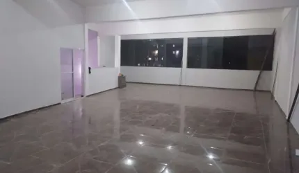 Excelente Oportunidade: Galpão Comercial à Venda em Osasco-SP, no Bairro Helena Maria! 3 Salas, 2 Banheiros, 10 Vagas, 255m².