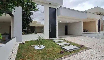 Casa em Condomínio à Venda em Hortolândia-SP: 3 Quartos, 1 Suíte, 2 Salas, 2 Banheiros, 4 Vagas, 175m² no Parque Ortolândia!