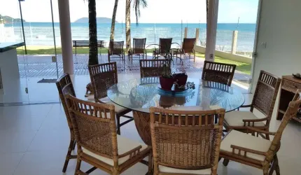 Casa Duplex 324,66m2 Pé na Areia 4 Suítes 1 Master Ampla Frente Pra o Mar Sacada e Ar Cond, Aquecimento Solar, Porcelanato, Pias Travertino, 8 Vagas
