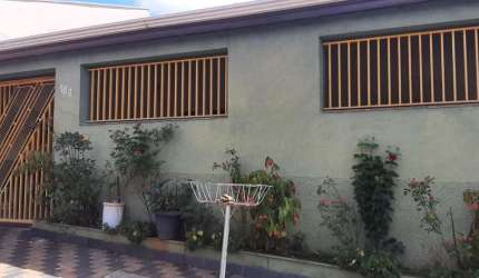 Casa Térrea 110m2 3 Dorms, Sala, Copa, Cozinha, Banheiro, 3 Vagas Cobertas, Quintal Grande, Churrasqueira, 200m2 Terreno