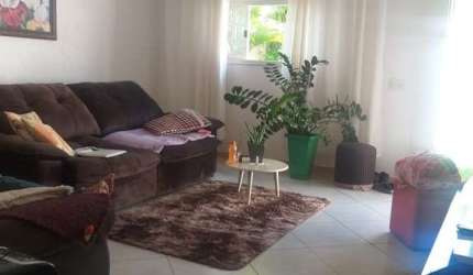 Casa Sobrado 154m2 3 Dorms 1 Suíte, área de claridade mais copa cozinha quintal para fazer uma piscina - garagem para 5 carros - valor 320 mil - rua A