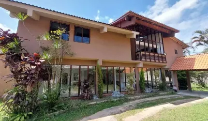Chácara 2900m2 Casa Duplex 811m2 8 Dorms 3 Suítes, 10 Banheiros, Salas, Cozinhas, Área Gourmet c/Churrasqueira, Fogão e Forno a Lenha, Piscina, Lareir
