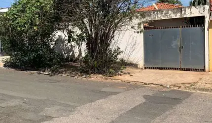Casa Térrea 90m2 2 Dorms, Sala, Cozinha Americana, Banheiro, 1 Vaga Coberta e 1 Descoberta, Terreno 250m2.