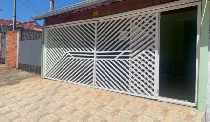 Casa Térrea 75m2 2 dormitórios  Sala de estar  Cozinha (inteira azulejada) Área de serviço coberta Quintal com piso frio Garagem coberta com 02 vagas