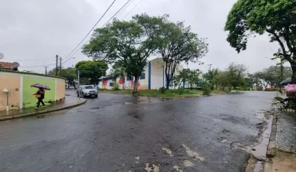Casa Térrea 68m2 2 Dorms, 2 Banheiros, Sala, Cozinha, Quintal, 2 Vagas, Terreno 176m2, Área de Serviço