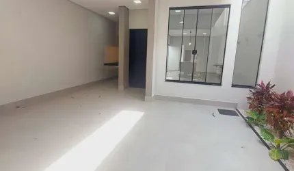 Casa Térrea 127m2 03 quartos, sendo 01 c/ suíte e closet Sala de estar/jantar com pé direito duplo Cozinha com ilha. Lavatórios esculpidos em granito