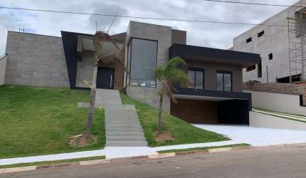 Casa Duplex 375m2 4 Suítes, Sala Estar/Jantar e Tv, Cozinha, 7 Banheiros, Piscina c/Hidro Aquecida c/ Placa Inox e Piso ao Redor em Mármore, Aqu Solar