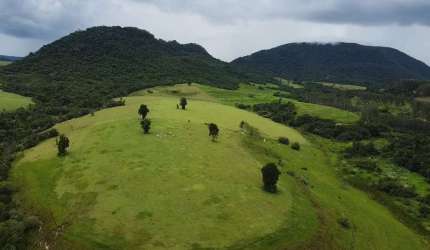 Sitio 15 Alqueires,Otima Localização 3 Pedras,Gigante Adormecido,Rica em Água,Otimo Aproveitamento,Potencial Turistico,Venda só 4 Alqueires tambem