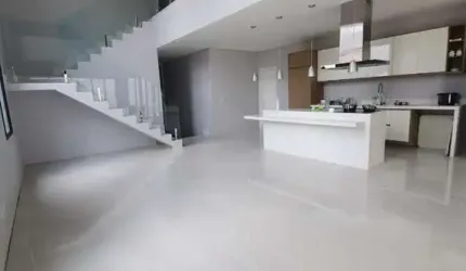 Casa Duplex 297m2 no Condomínio Brisas Jundiaí, 4 Suítes Sendo 1 Com Closet, Cozinha Americana, Acabamento em Porcelanato, Área Gourmet, Piscina