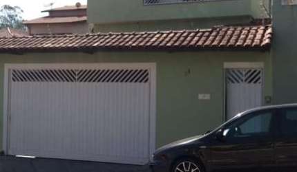 Casa Sobrado 310m2 em Condomínio Fechado, 3 Dormitórios, 1 Suíte, 1 Escritório, 5 Banheiros, 4 Vagas Cobertas, Ótima Localização
