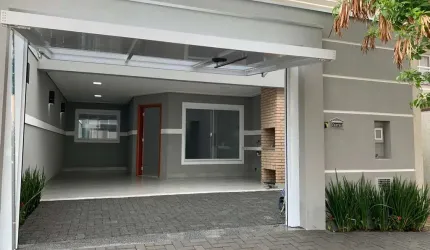 Casa 120m2, 3 Dormitórios, 1 Suíte, Cozinha Americana, Área Gourmet com Churrasqueira, Acabamento em Porcelanato, 2 Vagas, Ótima Localização