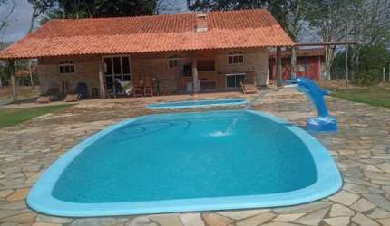 Chácara 35000m2, Casa Sede 180m2, 3 Dormitórios, 1 Suíte, Varanda, Piscina, Barracão para Festa com 140m2, Poço Artesiano, Campo de Futebol
