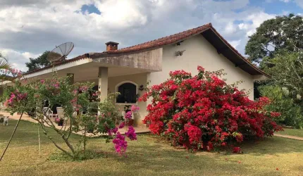 Sítio 12,7 Alqueires, Bom de Água com 2 Lagos e um Pesqueiro, Casa Sede 400m2, 5 Dormitórios, 2 Suítes, Curral e Área de Lazer