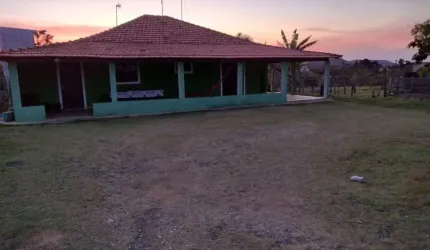 Sítio 1 Alquere,Bem Cercado,Facil Acesso,Cheio de Vida,Casa 3 Dorms,Sala,Cozinha,banheiro,Lavanderia,3 Vagas Garagem