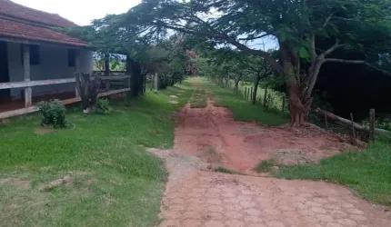 Sítio 5 Alqueires Nobre,Otima Localização,Muitas Benfeitorias,Casa Simples,Chalé 1 wc,Dorms,Cozinha,Rico em Agua,Muito Verde,1,5 Km do Asfalto