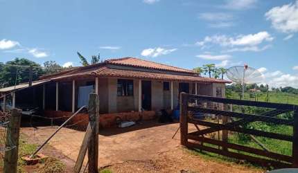 Sítio 1,5 Alqueires Rico em Agua,800mts Asfalto,Casa 3 Dorms,Cozinha,Sala,Lavanderia,Garagem,3 Tanques Peixes,Bem Cercado