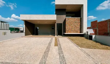 Casa Térrea 187m2  3 suítes 5 Banheiros 4 Garagens Garagem Coberta 1 Closet 1 Sala de TV 1 Cozinha 1 Sala de jantar 1 Sala de estar 1 Área de serviço