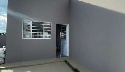 Imperdível oportunidade! Casa à venda em Tatuí-SP, Jardim Santa Rita de Cássia, 2 quartos, 1 sala, 1 banheiro, 1 vaga de garagem.