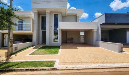 Casa de Luxo em Condomínio no Parque Olívio Franceschini, Hortolândia-SP: 3 quartos, 3 suítes, 3 salas, 3 banheiros, 4 vagas, 175m².
