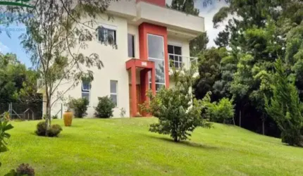 Casa de alto padrão à venda em condomínio no Carmo, São Roque-SP: 4 quartos, 1 suíte, 3 salas, 3 banheiros, 6 vagas de garagem, 294,82m².