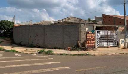 Imperdível: Casa à venda em Tatuí-SP, Residencial Vida Nova, 3 quartos, 1 sala, 2 banheiros, 3 vagas, 68m². Venha conferir!