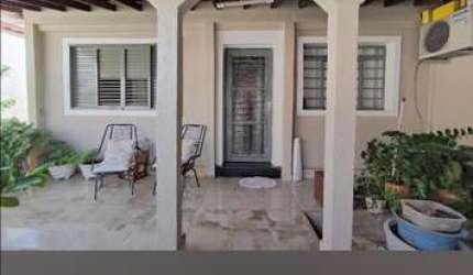 Imperdível oportunidade: Casa comercial à venda ou locação na Vila Santana, Sumaré-SP! 2 quartos, 1 suíte, 2 salas, 2 banheiros, 1 vaga, 120m².