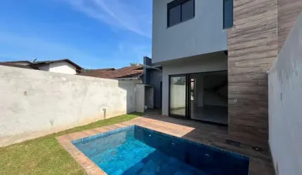 Sobrado para Venda em Joinville, Saguaçu, 3 dormitórios, 3 suítes, 4 banheiros, 4 vagas