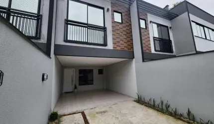 Sobrado para Venda em Joinville, Saguaçu, 3 dormitórios, 1 suíte, 2 banheiros, 2 vagas