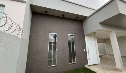 Casa de Alto Padrão à Venda em Patos de Minas - 205m² de Construção