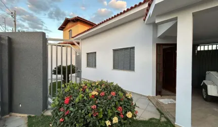 Aluguel de Casa no Bairro Lagoinha/Jardim América em Patos de Minas – 4 Quartos com Suíte