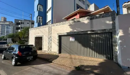 Sobrado para Locação no Centro de Patos de Minas com 3 Quartos e Churrasqueira