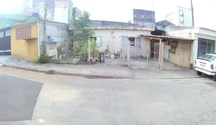 Imperdível oportunidade! Casa à venda em Mogi das Cruzes-SP, Alto Ipiranga. 3 quartos, 2 salas, 3 banheiros, 4 vagas, 144m².