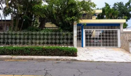 Imperdível oportunidade: Casa à venda em Mogi das Cruzes-SP, Vila Oliveira. 4 quartos, 1 suíte, 3 salas, 3 banheiros, 4 vagas de garagem, 540m².