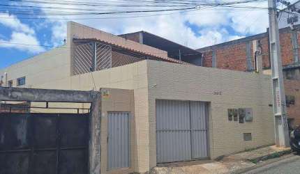 Prédio para Venda em Salvador, Águas Claras, 8 dormitórios, 3 suítes, 8 banheiros, 1 vaga