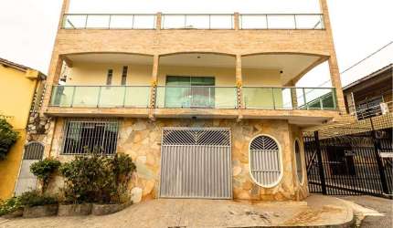 Casa no Guamá a venda com 3 pavimentos