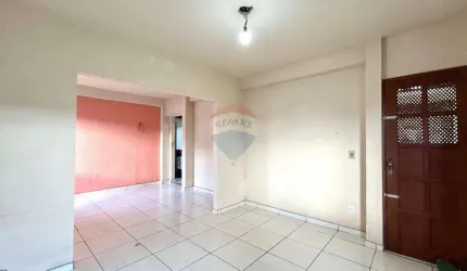 Casa à venda na Marambaia com 02 quartos.