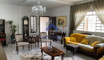 Casa com 2 quartos à venda na Rua José Vicente de Barros, 2803, Parque Santo Antônio, Taubaté por R$ 560.000