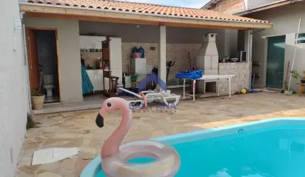 Casa com 3 quartos à venda na Rua Pedro Capeleto,, 64, Barreiro, Taubaté por R$ 820.000