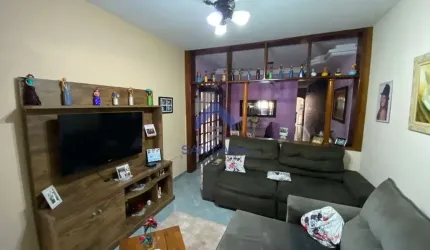 Casa com 4 quartos à venda na Avenida Cinderela, 664, Jardim Gurilândia, Taubaté por R$ 450.000