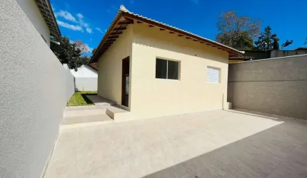 Linda Casa Térrea com 4 dormitórios em Atibaia - Jd Paulista por R$799 mil!