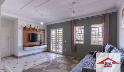 Casa com 3 quartos (sendo 1 suíte) à venda, com 200m² de terreno e 179 m² de construção, por R$ 800.000 - Jardim Florestal - Jundiaí/SP.