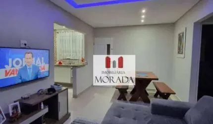 Linda casa com piscina em Jacareí