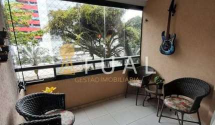Apartamento com 3 quartos sendo uma suíte no Costa Azul